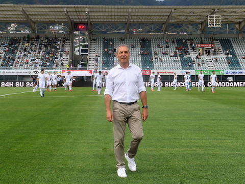 Koller n'entraînera plus Bâle la saison prochaine