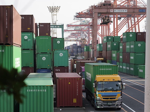 Commerce extérieur: la reprise s'est poursuivie en juillet
