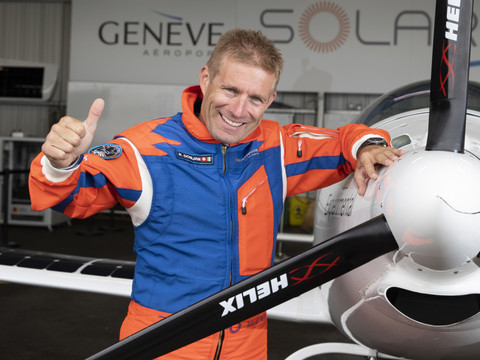 Premier vol de Raphaël Domjan à bord de SolarStratos