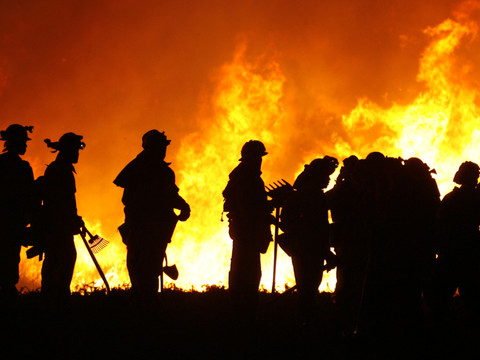 Plus de 100'000 évacués à cause des incendies en Californie