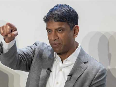 Le virus sera là encore longtemps, selon le directeur de Novartis