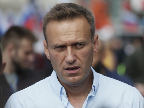 L'opposant russe Alexeï Navalny présente des 