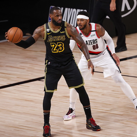 Les Lakers corrigent Portland et se détachent