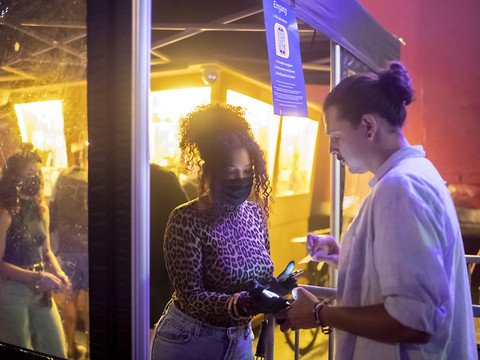 Les clubs zurichois instaurent l'obligation du masque