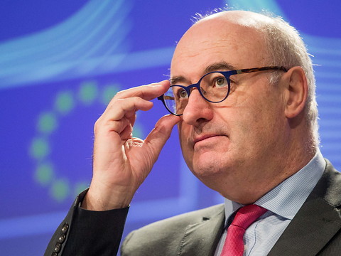 Violation des règles anti-virus: Phil Hogan démissionne