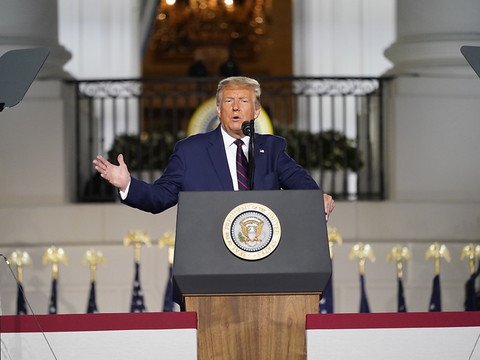 Trump accepte sa nomination et se déchaîne le 