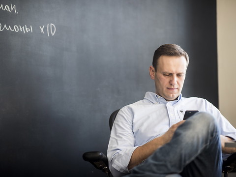 L'état de santé de l'opposant russe Navalny s'améliore