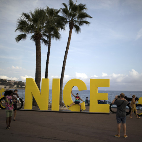 Exclusion prononcée si 2 cas de COVID dans l'équipe