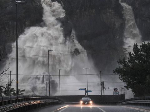Inondations et glissements de terrain au Tessin et aux Grisons