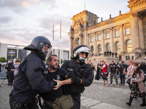 Tollé en Allemagne face à la radicalisation du mouvement 