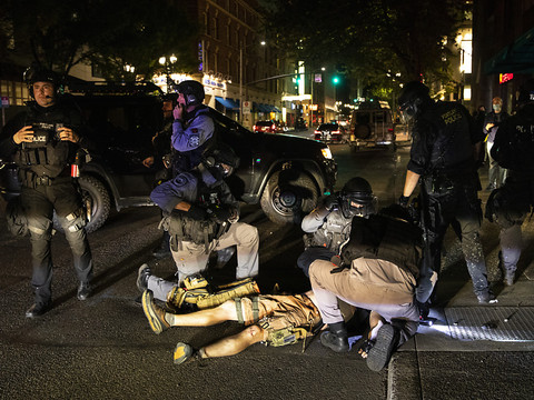 Un mort à Portland en marge de heurts antiracistes - pro-Trump