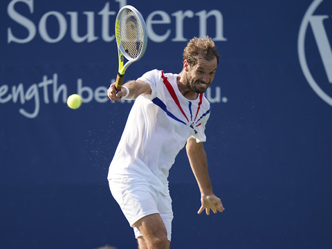 Les joueurs en contact avec Paire maintenus dans le tournoi