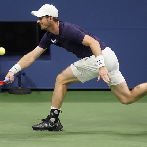 Felix Auger-Aliassime impitoyable devant Andy Murray