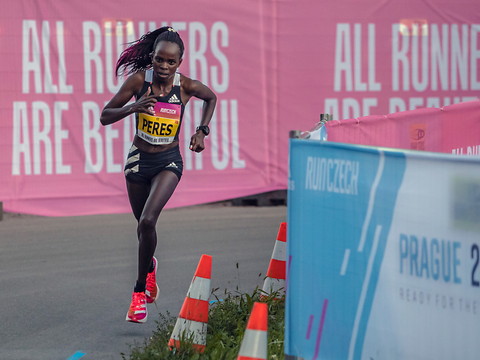 Record du monde pour Peres Jepchirchir