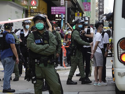 Hong Kong: 300 arrestations lors de manifestations
