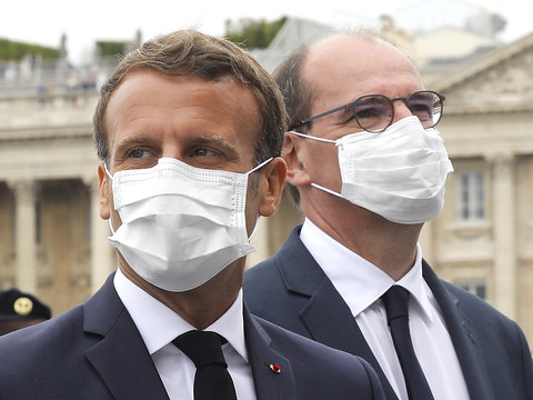 Macron appelle à être 