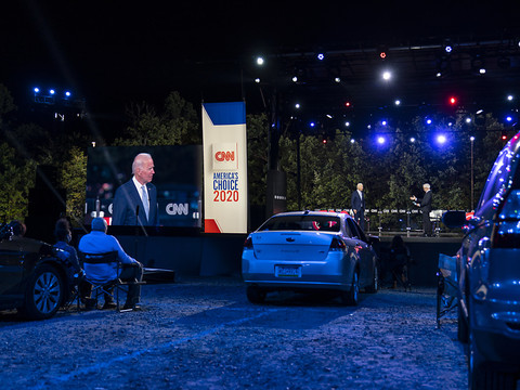 Jouant sur la colère anti-Trump, Joe Biden retrouve les électeurs