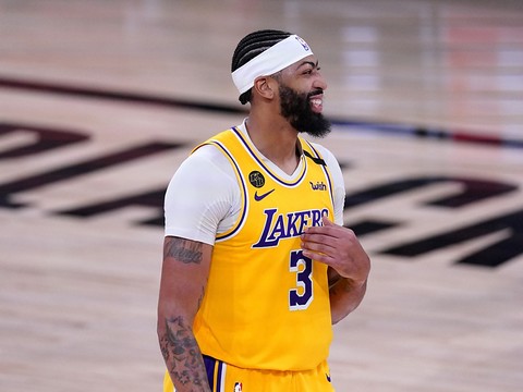 Davis et les Lakers punissent les Nuggets d'entrée