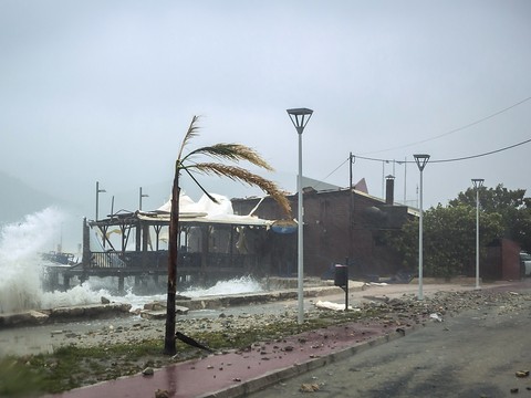 Ouragan en Grèce: deux morts et une disparue