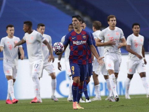 Luis Suarez aurait triché avec la complicité des enseignants