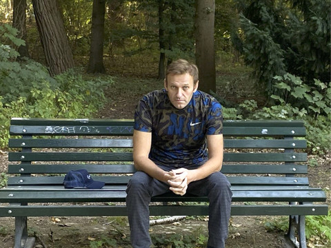 Sorti de l'hôpital, Navalny va passer sa convalescence en Allemagne