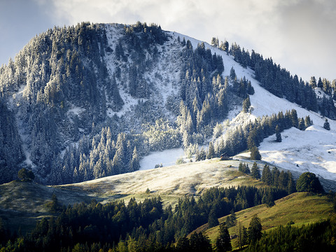 Vacances d'automne: bouchons au Gothard et neige sur les routes