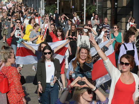 Nombreuses arrestations lors d'une manifestation de femmes