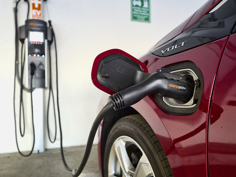 Coop va équiper 100 points de vente de bornes de recharge