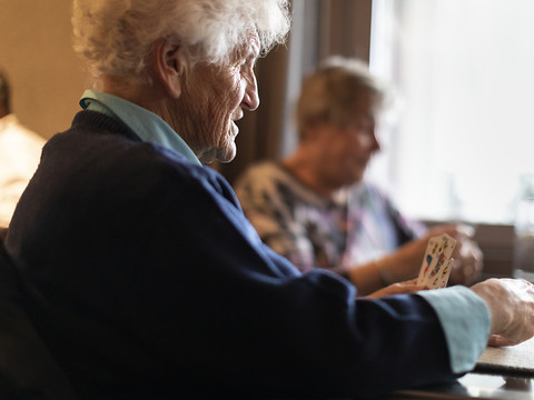 Plus de 660'000 seniors ont besoin d'un accompagnement