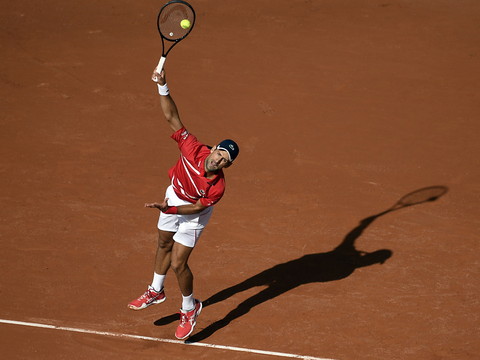 Djokovic lâche cinq jeux au 2e tour