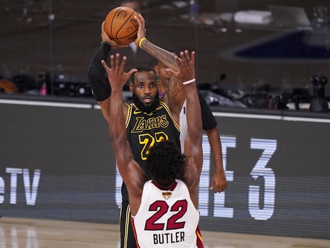 Les Lakers intouchables