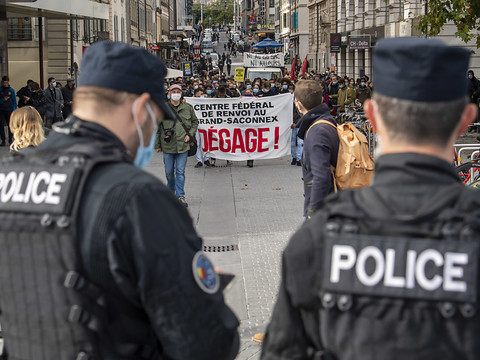 Manifestation contre un centre de renvoi de requérants à Genève