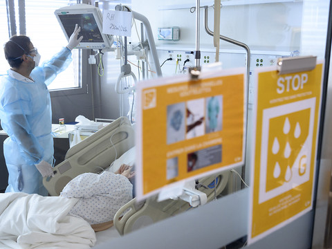 La Suisse recense 1548 nouveaux cas de coronavirus en trois jours