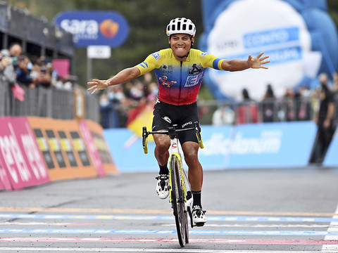 Giro: Caicedo gagne la 3e étape au sommet de l'Etna