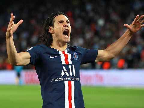 Cavani s'engage avec ManU