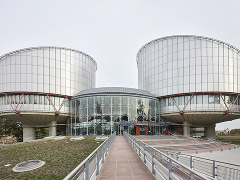La Suisse succombe dans deux affaires à Strasbourg
