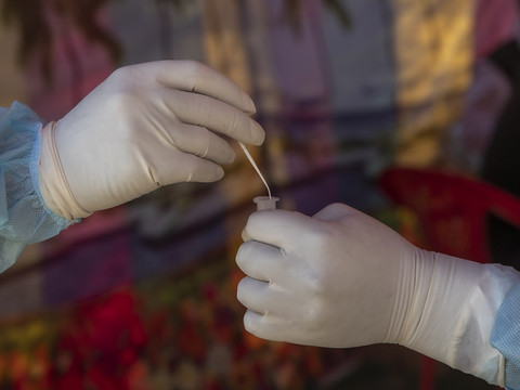La Suisse recense 700 nouveaux cas de coronavirus en 24 heures