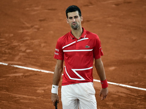 Djokovic rejoint Nadal en finale