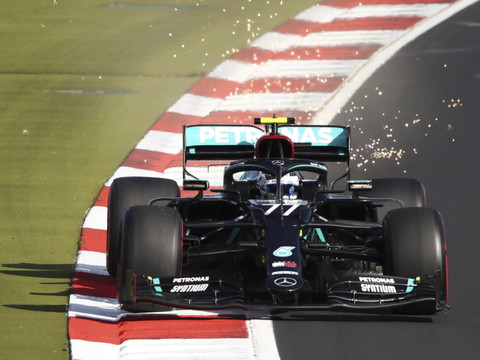 GP de l'Eifel: les Mercedes en première ligne