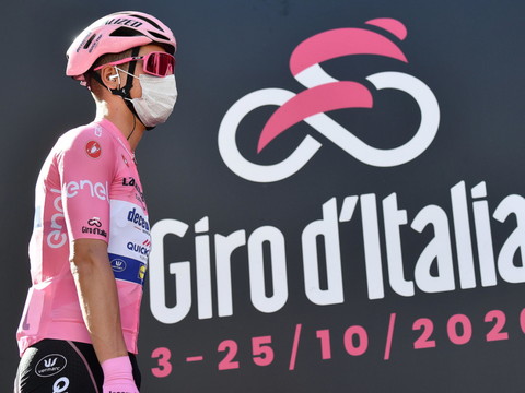 Tour d'Italie: Alex Dowsett gagne en solitaire la 8e étape