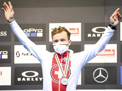 Mathias Flückiger argenté, Schurter battu