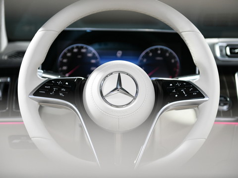 Swiss Re crée une entreprise commune avec Daimler