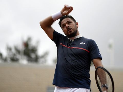 Stan Wawrinka écarte trois balles de match