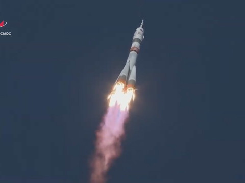 Un équipage spatial s'arrime à l'ISS après un voyage express record