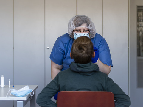 La Suisse recense 2613 nouveaux cas de coronavirus en 24 heures