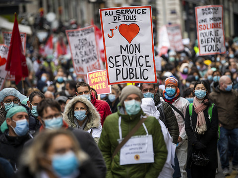 En colère, les fonctionnaires genevois descendent dans la rue