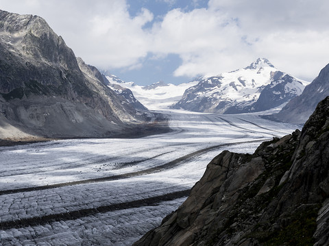 Les glaciers suisses continuent de fondre massivement