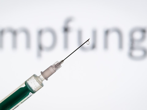 La Suisse conclut un accord avec AstraZeneca pour un vaccin