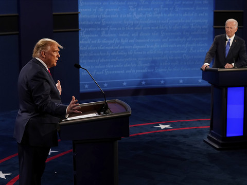 Débat Trump/Biden: un dernier round maîtrisé sans K.O. final