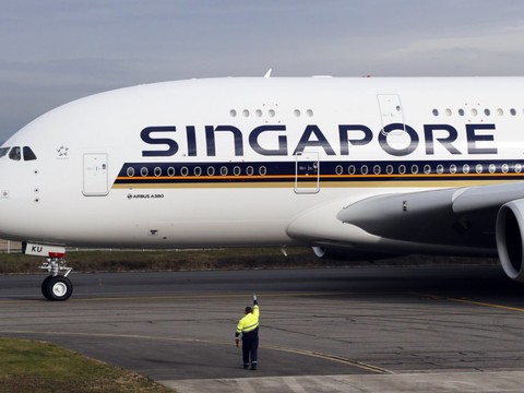 Singapour: agapes dans des avions cloués au sol